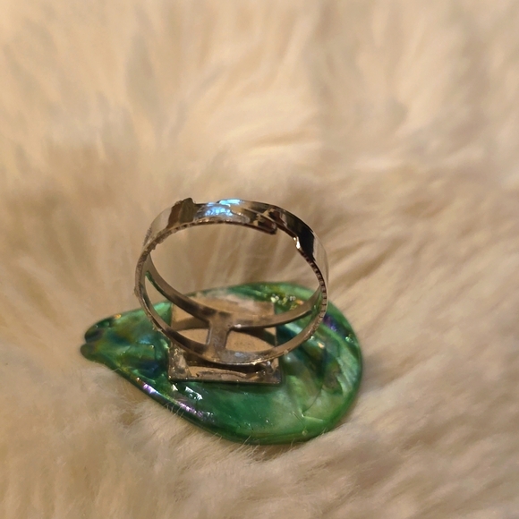 Beautiful turquoise ring with a spandeble ring. New never used. - Picture 3 of 3